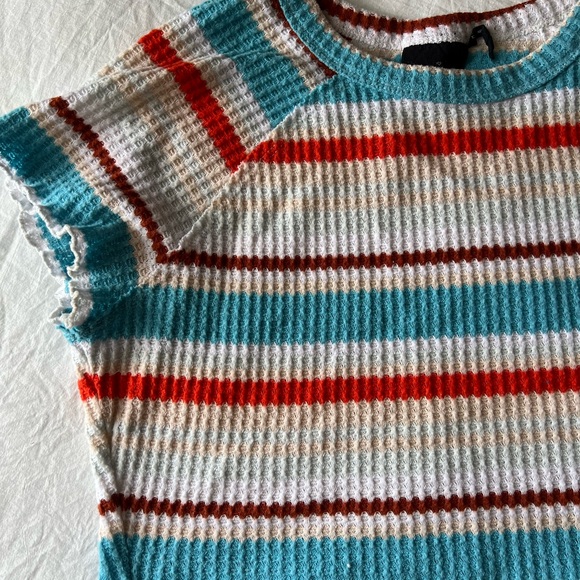 Striped Knit Crop Top - Picture 3 of 3